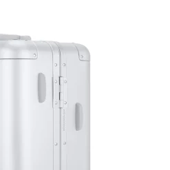 Heathrow Aluminium Cabin Silver