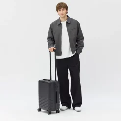 Heathrow Cabin All Black