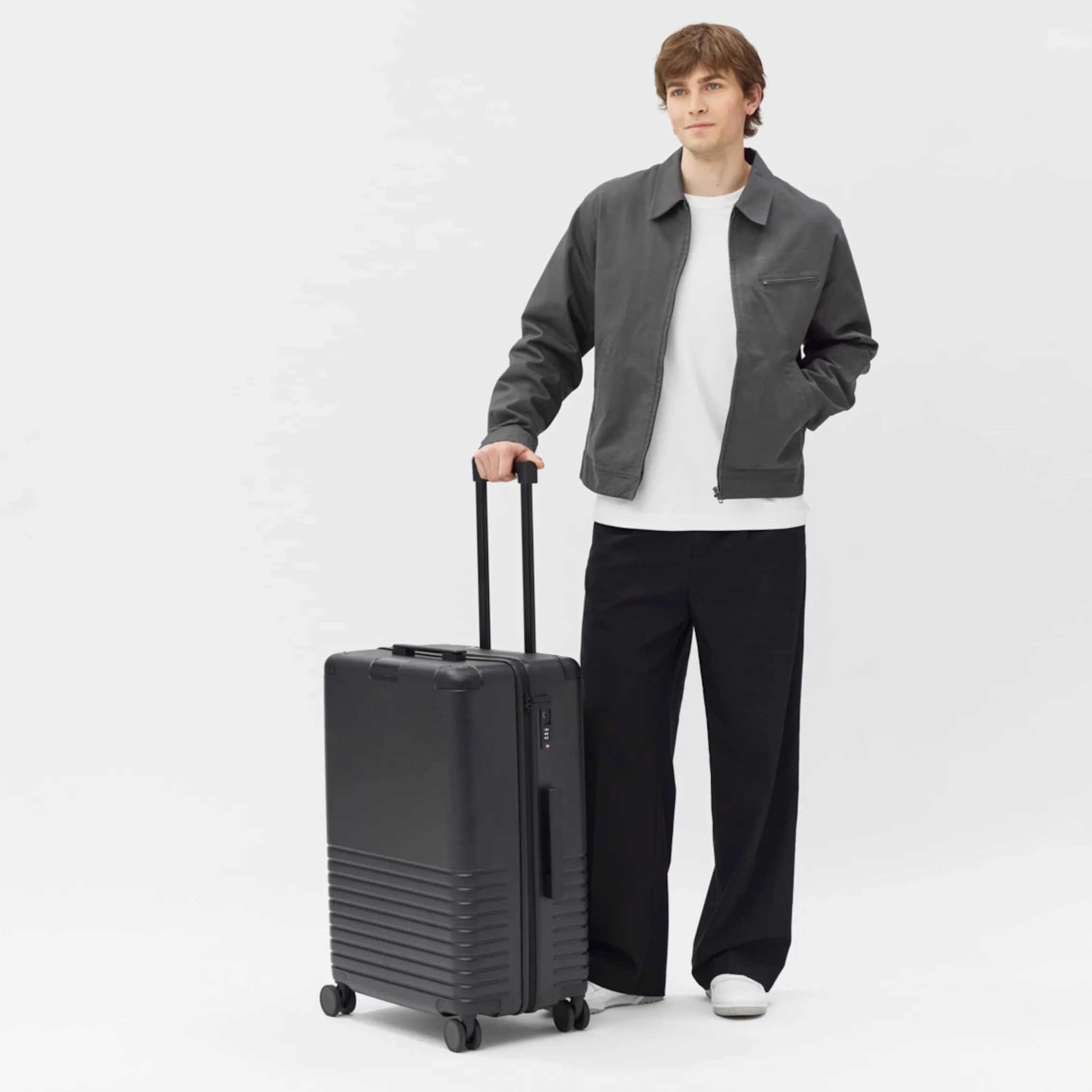 Heathrow Check In All Black