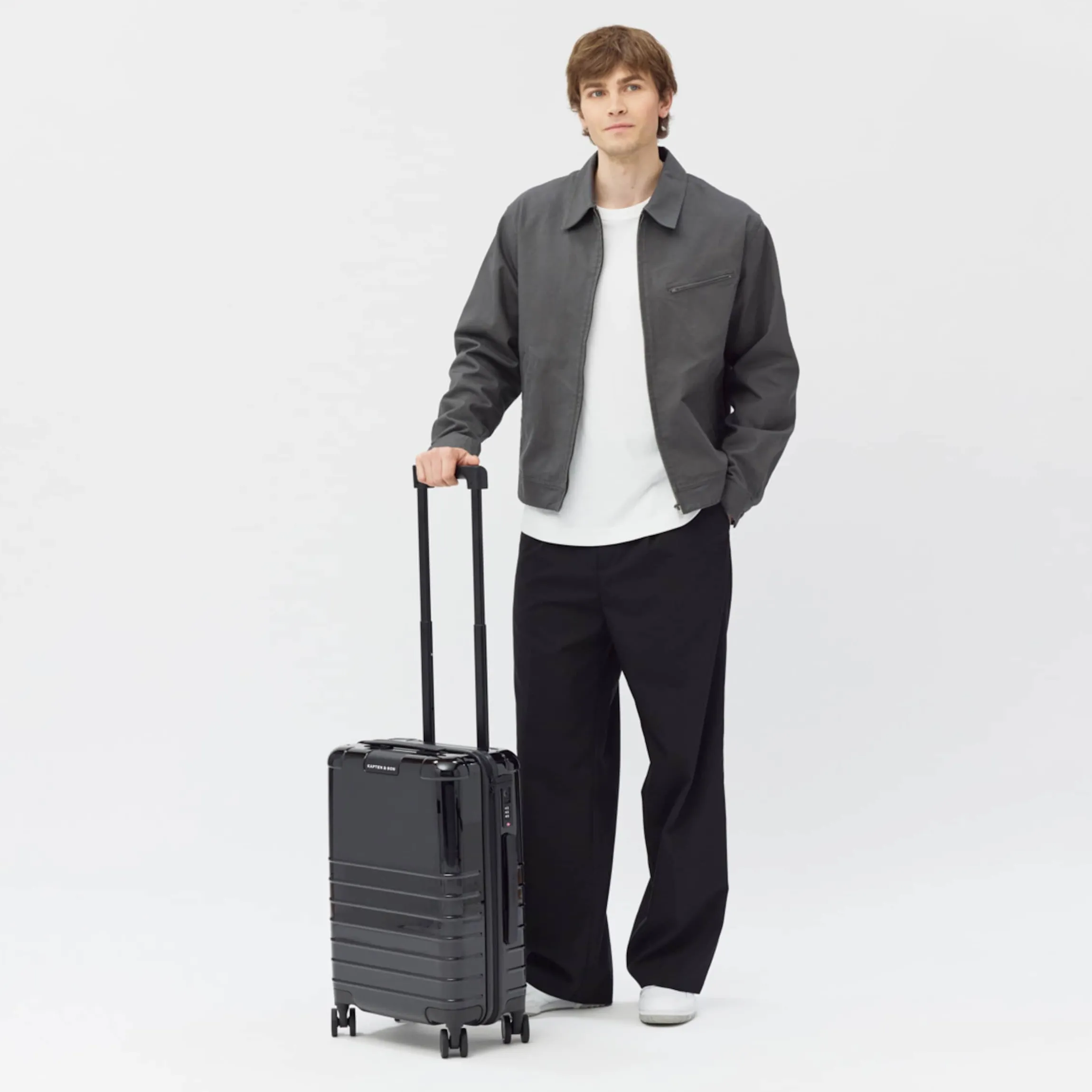 Heathrow Essential Cabin All Black