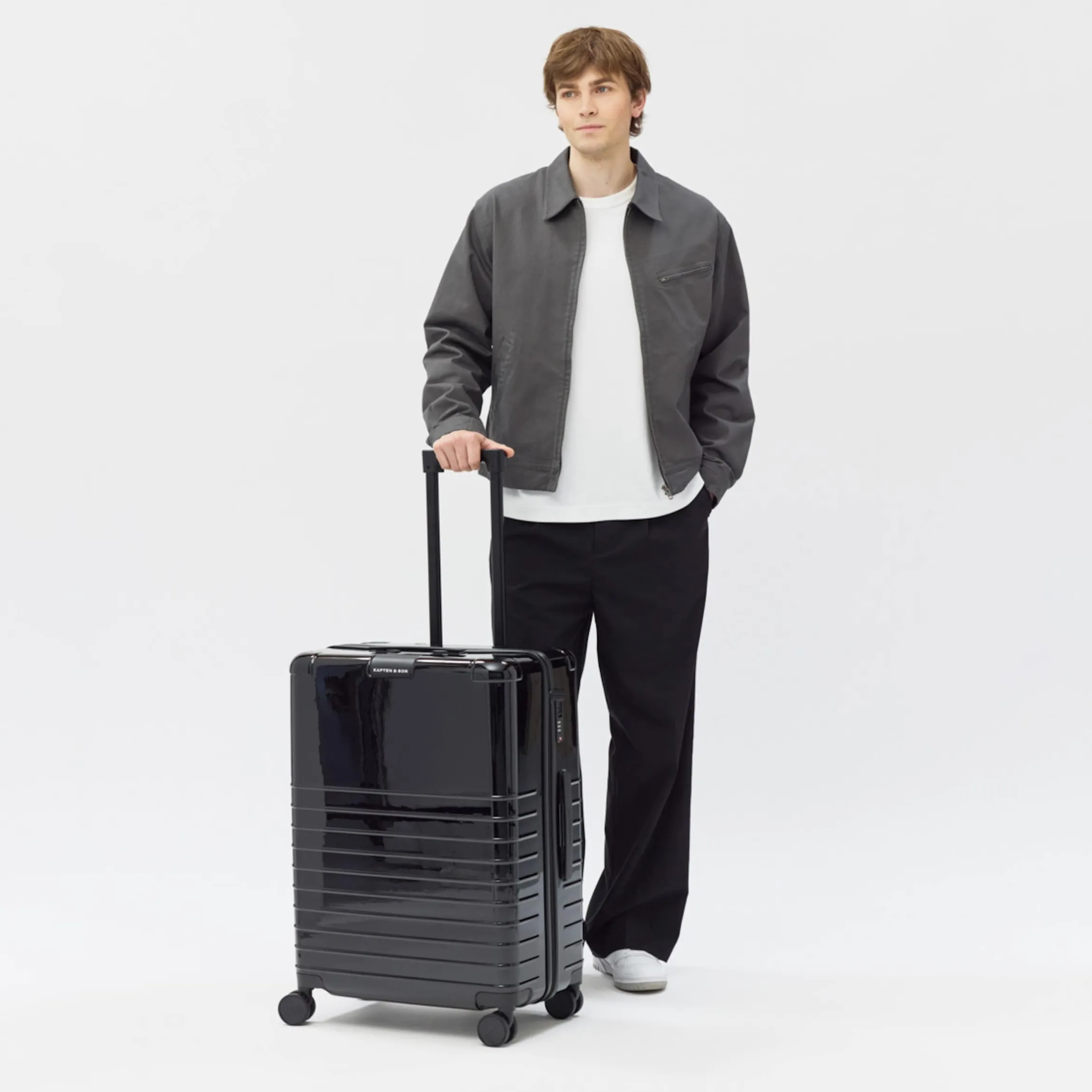 Heathrow Essential Check InAll Black
