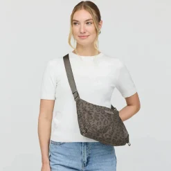 Skara Small Leo Dark Brown